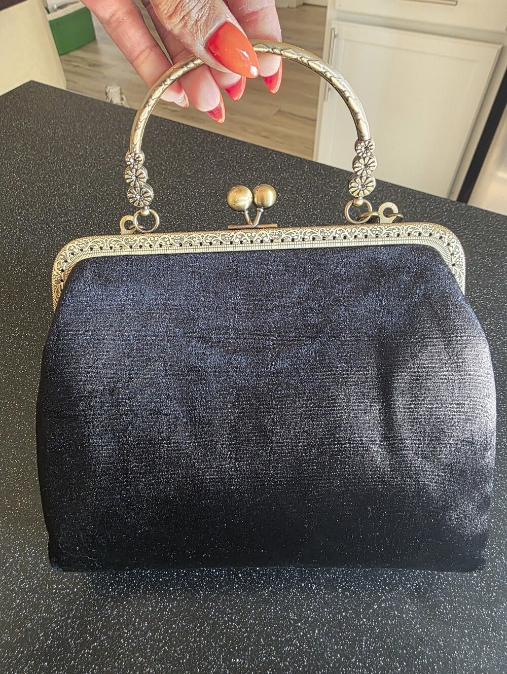 Black Velour Kiss Lock Evening Bag Embroidered Bird Flower Motif 9x7.5 - Picture 4 of 9